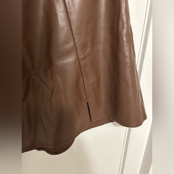 Old Navy faux leather skirt size 4X - Picture 2 of 7